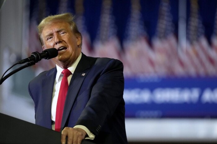 «Яка буде вигода?»: Трамп розкритикував закон про допомогу Україні на $60 млрд – Reuters