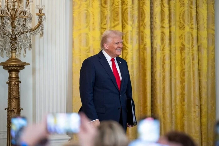 Рейтинг схвалення Трампа опустився до найнижчого рівня з моменту його повернення
